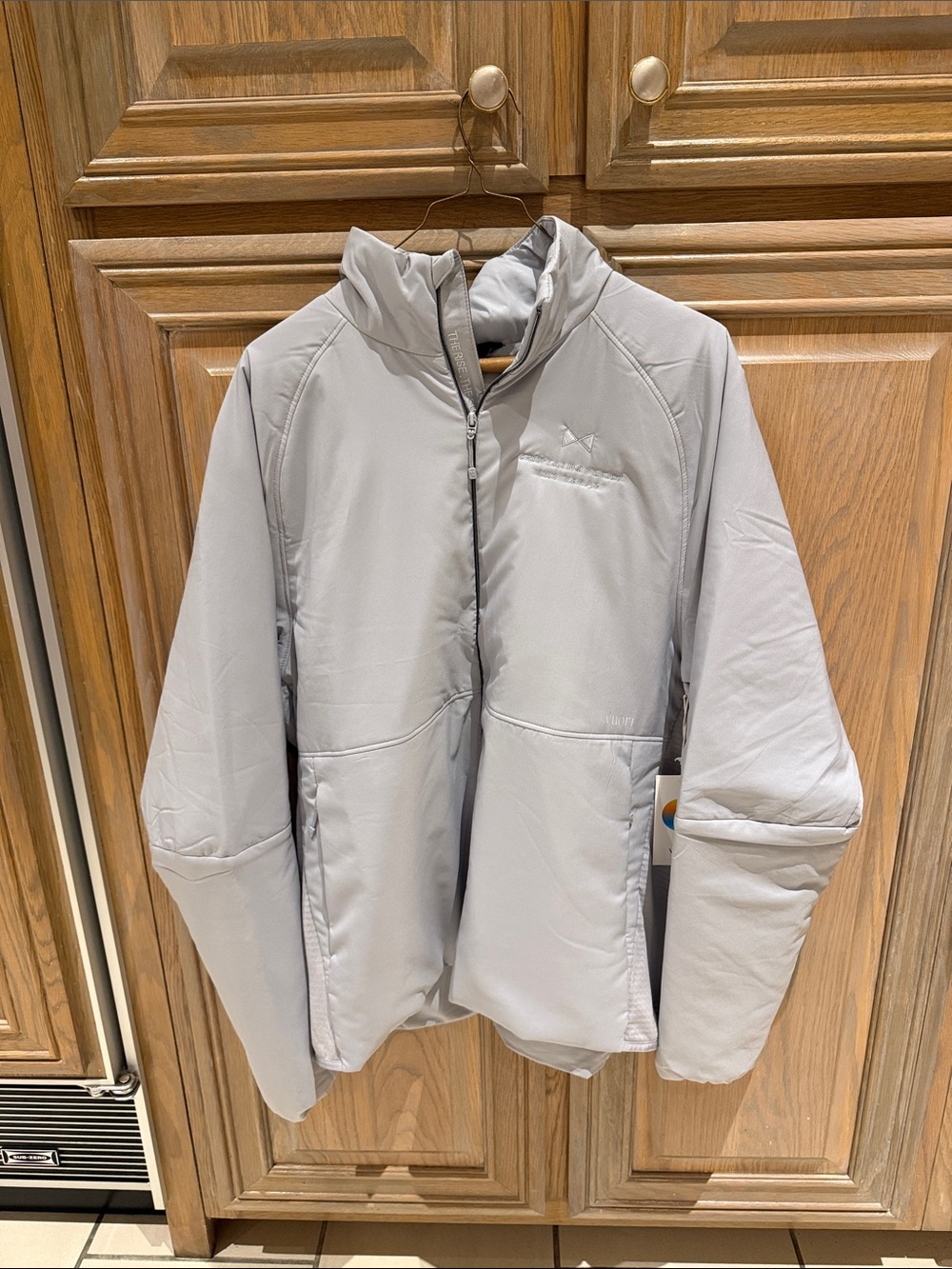 Men’s Vuori Malin Hybrid Grey Jacket w Fontainebleau Logo